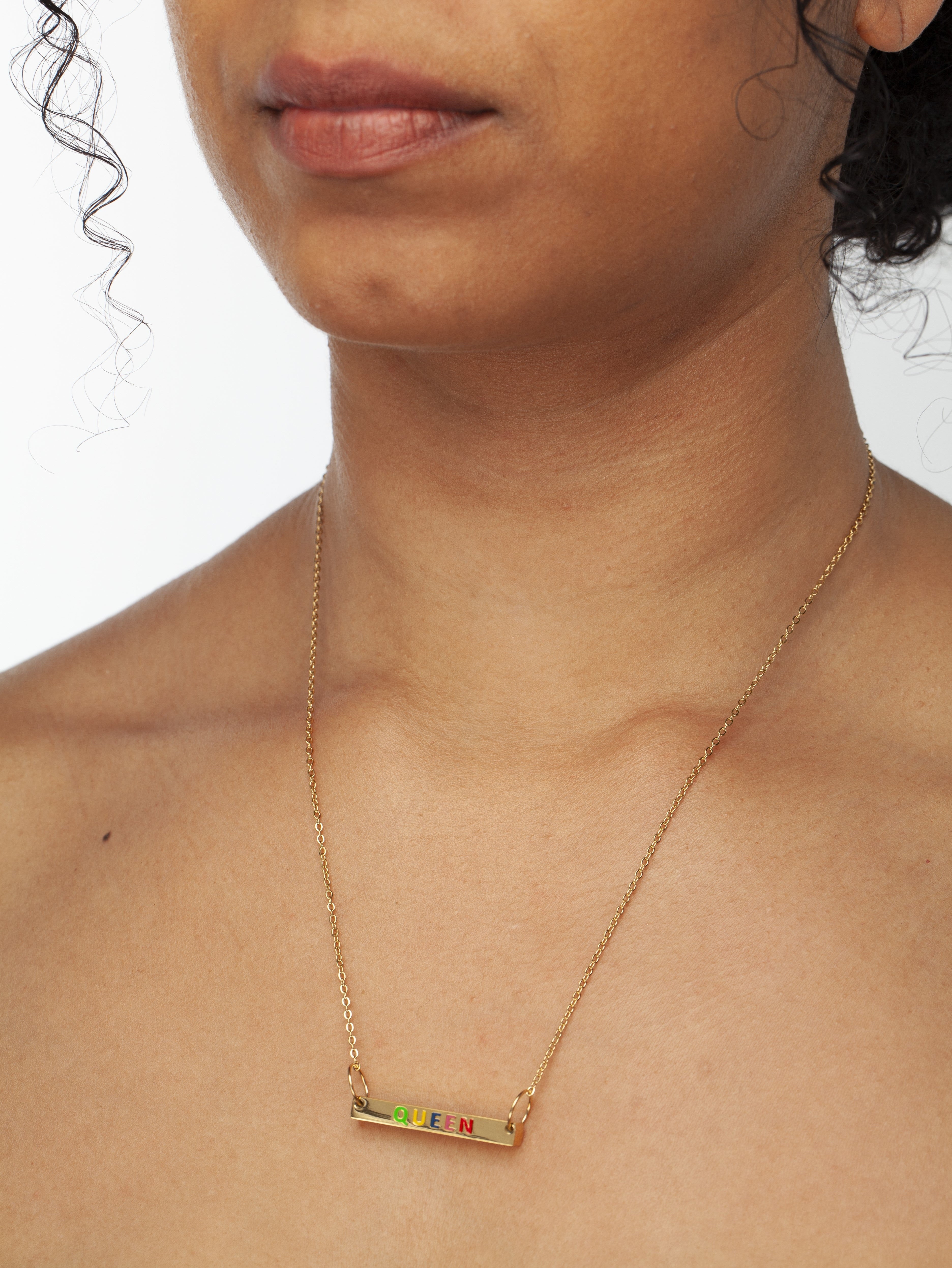 Gold on sale queen necklace